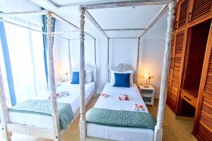 Diani Beachfront Villa Amani at Diani