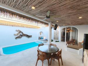 Villa Chioni Uluwatu by LODGELINK BALI
