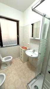 La Quiete 24 Lake view apartment by Gardadomusmea