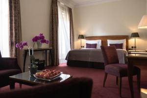 Standard Double Room room in Hotel Bellevue Palace Bern