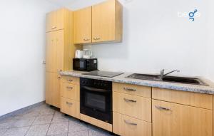 BEGE APARTMENTS Work Zen