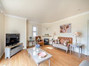 Duck Bay Cottage 1 - Uk43934