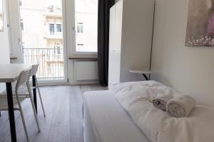 Cozy Studio with Balcony in the City BE37