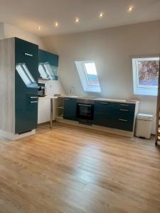 Dachgeschosswohnung Benther Berg, Contactless Check-in, free parking, Vollsaniert und Renoviert 2025