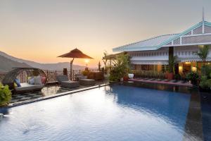 Mayfair Manor Jungpana