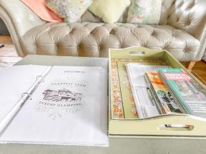 Safari Tent Two - Uk44405