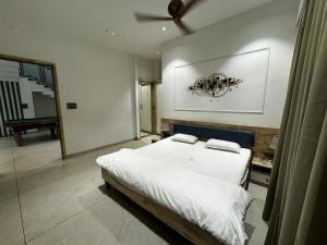 Castle Villa-Hyderabad Private Pool by Homeyhuts