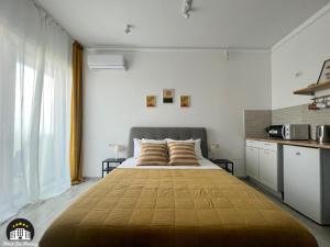 Black Sea Booking - Israel & Elizabeth