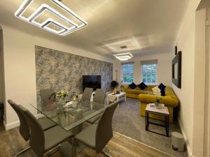 Kensington Apartment