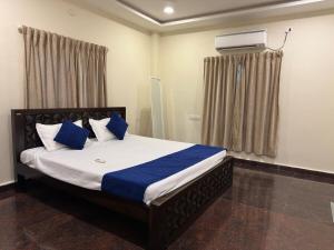 Villa Orchidia with Private Pool 3BR by Homeyhuts