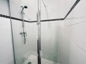 Appartements Lys 7 magnifique studio tout equipe proche de tout : photos des chambres