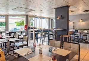 Hotels B&B HOTEL Lyon Nord 4 etoiles : photos des chambres