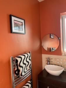 Spacious modern house near the beach