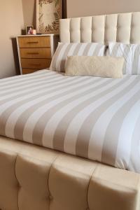 Spacious modern house near the beach