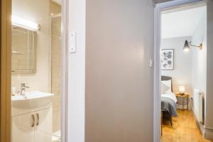 Chic 1 Bed House in Knightsbridge FREE WIFI by City Stay Aparts London