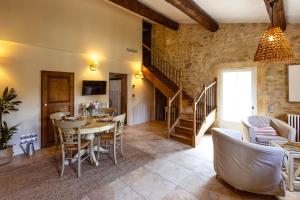 Maisons de vacances Mas Millesime - Gites Carignan - 4 pers - piscine privative - St Remy de Provence : photos des chambres