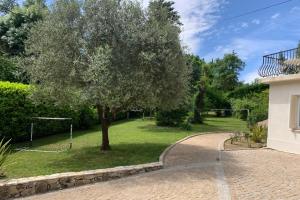 Villas Beautiful and spacious villa - swimming pool - garden : photos des chambres