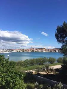 Butterfly Holiday Home Tonkica - بيتينا