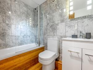 Roosters Rest - Uk48255