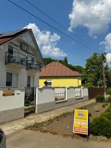 Bazsarózsa Apartman