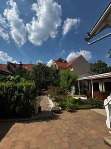 Bazsarózsa Apartman