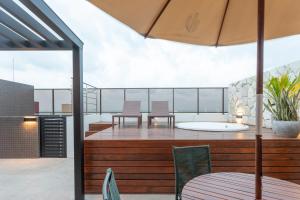 Apto Cobertura com jacuzzi, churrasqueira e vista mar, URBANI 906