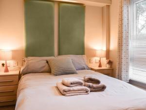 Azure Retreats - Beautiful Sea View - Uk48810