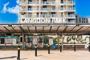 Charming Apartment in the Church near Canary Wharf