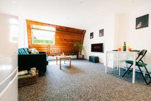 Charming Apartment in the Church near Canary Wharf