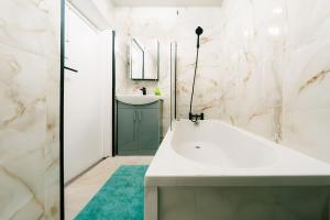 Charming Apartment in the Church near Canary Wharf