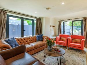 Coach House - Uk32202