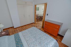 Check and Home - Sacoa III - 4 Huéspedes Amplio sobre la Peatonal