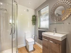 Clay Lake Cottages - Dads Shed