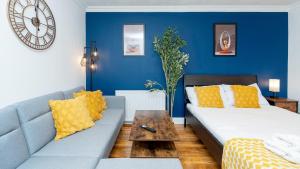 Open Mind Property - 1 Bed Flat with 3 Double Beds