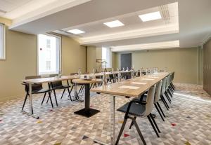 Hotels B&B HOTEL Lille Lillenium Eurasante : photos des chambres