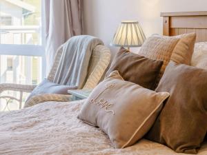 3 bed in Freshwater East FB100