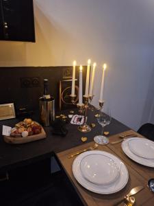 Love hotels love room mes petits secrets miniac morvan avec jacuzzi privatif : photos des chambres