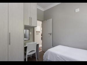 Merweda Wag-n-Bietjie on Dorp Street