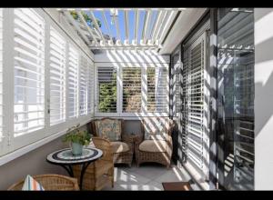 Merweda Wag-n-Bietjie on Dorp Street