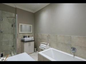 Merweda Wag-n-Bietjie on Dorp Street