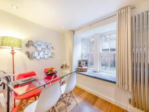 Town Square Apartment - Uk45611