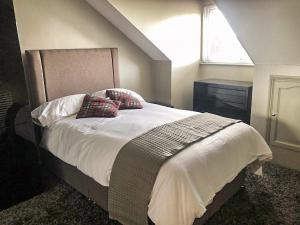 The Gatehouse - Uk40089