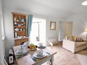 Shrimp Cottage - E5415