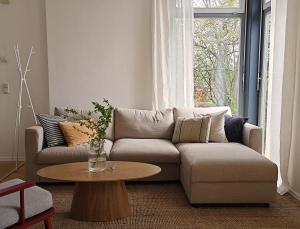 Stilvolle Wohnung mit Terrasse im Grünen