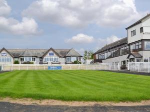 The Racecourse Lodge