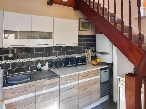 Apartment Hole 18 34