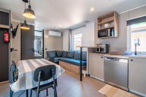 Maisons de vacances Camping La Yole : photos des chambres