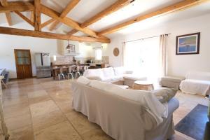 nice villa with heated swimming pool, in the center of the village of aureille, 8 persons, near baux de provence, in the alpilles