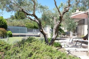 Maisons de vacances nice villa with heated swimming pool, in the center of the village of aureille, 8 persons, near baux de provence, in the alpilles : photos des chambres