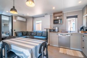 Maisons de vacances Camping La Yole : photos des chambres